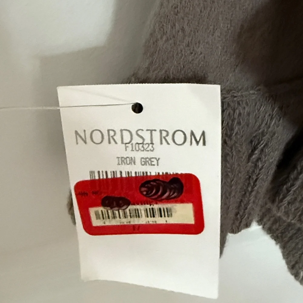 Chic Ruffled Gray Wrap - Picture 2 of 3